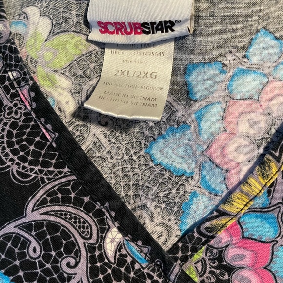 Scrub Top - Picture 4 of 4